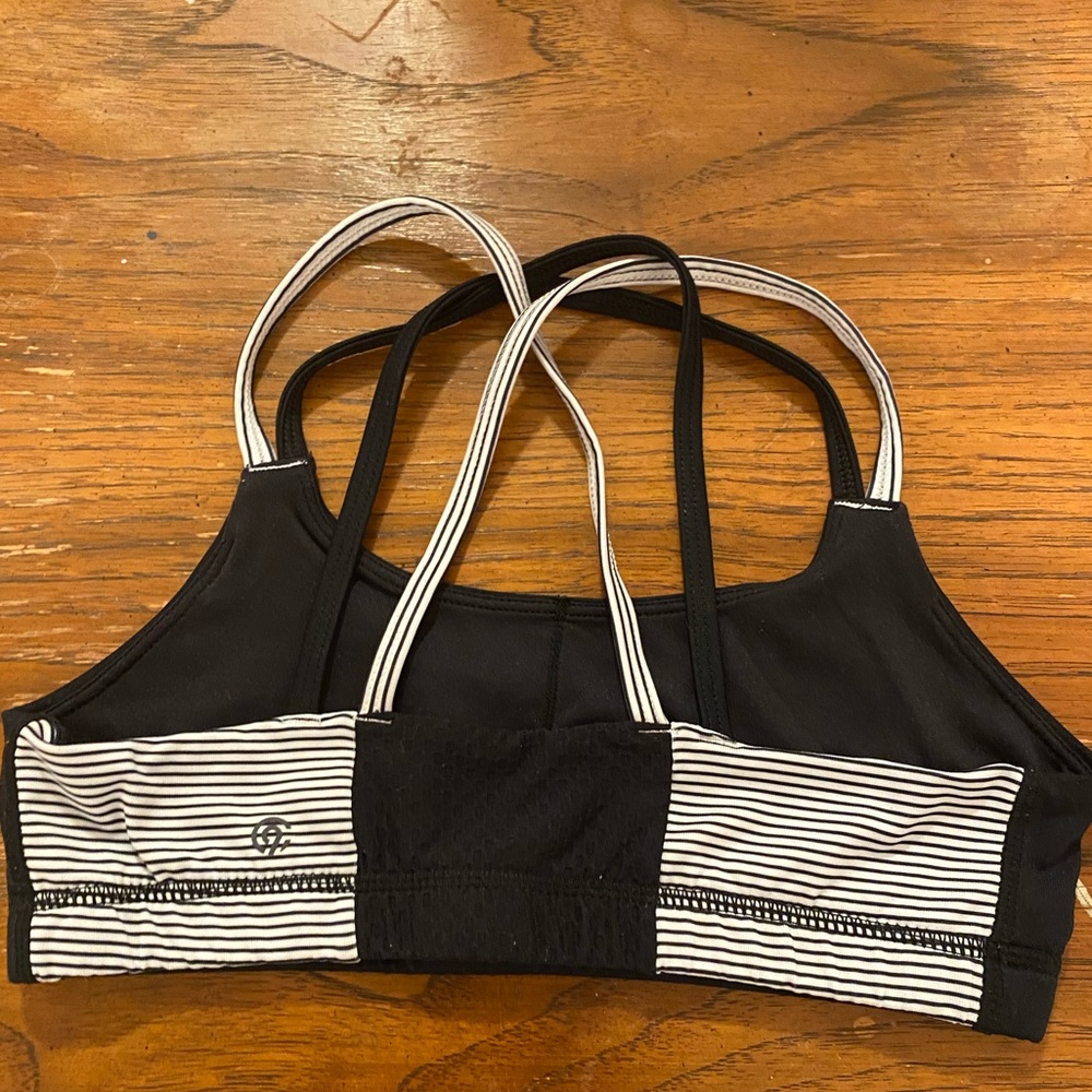 Sports bra